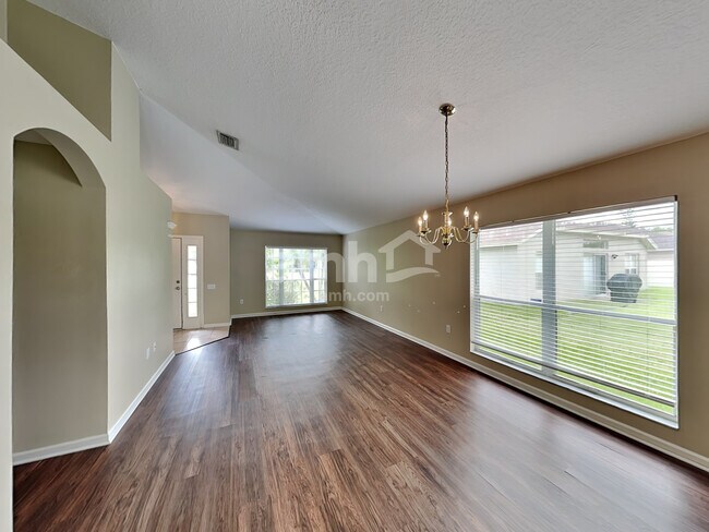 Foto del edificio - 30839 St Vincent Ct