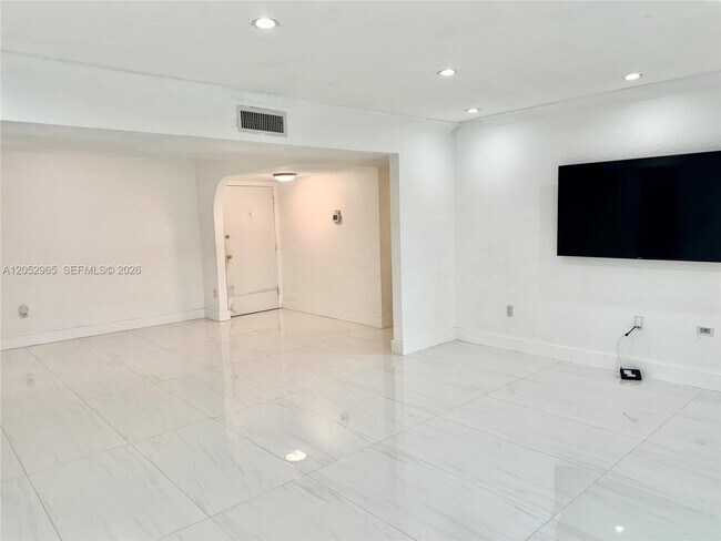 Foto del edificio - 7401 SW 82nd St