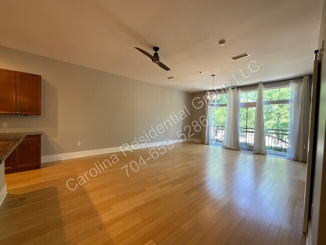 Foto del edificio - 3100 N Davidson St