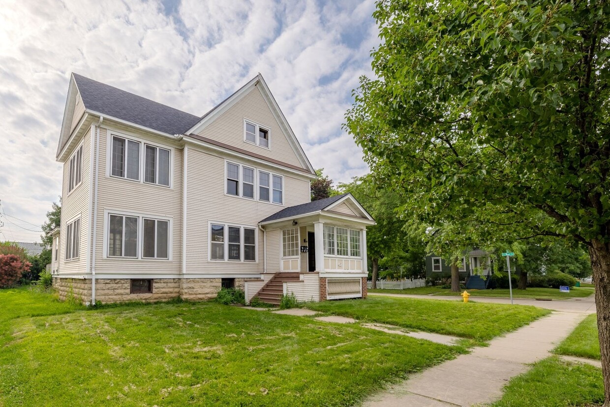 Primary Photo - 42 N Park Ave