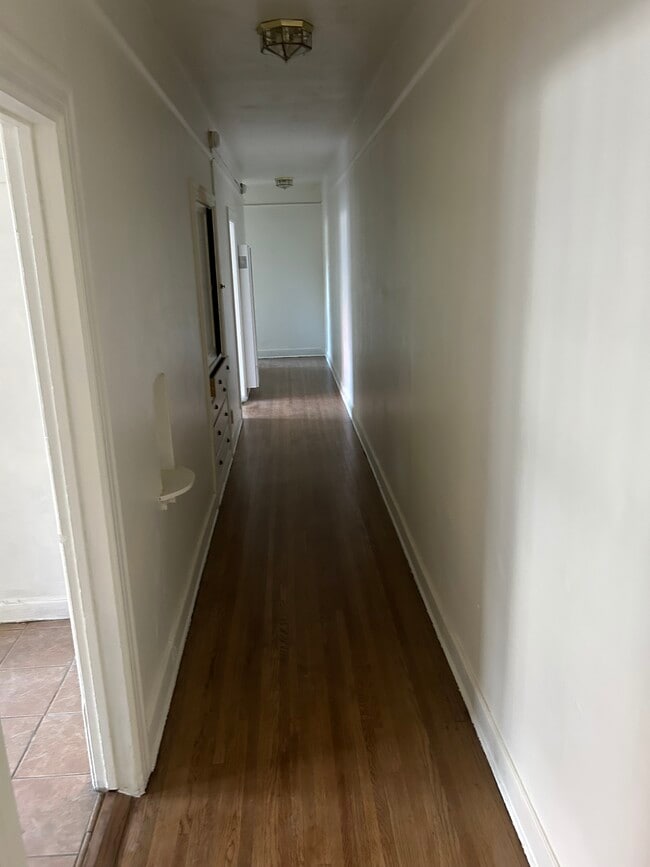 Foto del edificio - 1425 W 48th St