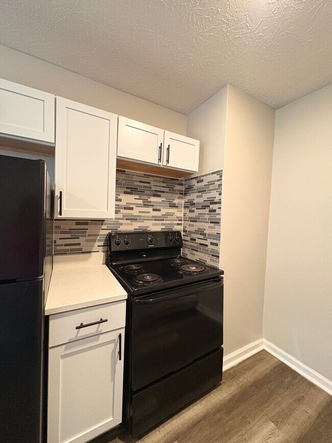 Foto del edificio - Live in Style without Breaking the Bank at Magnolias Living Apartments Washer & dryer in-unit