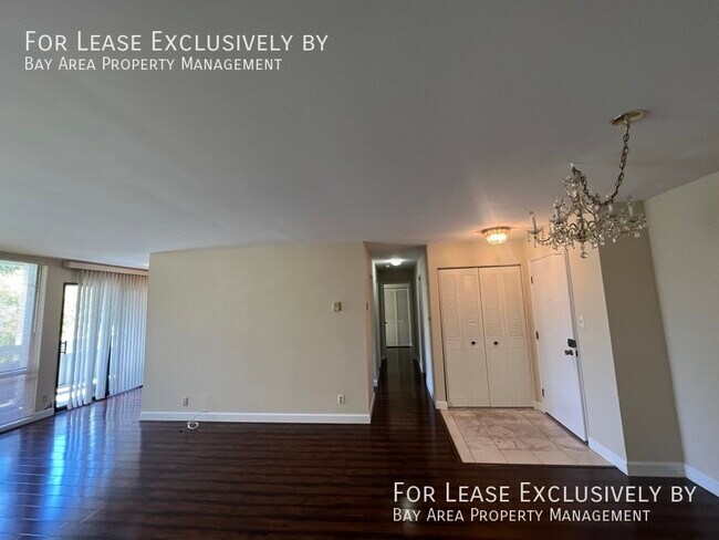 Building Photo - Large, sunny 3 BR / 2 Bath in Foster City!