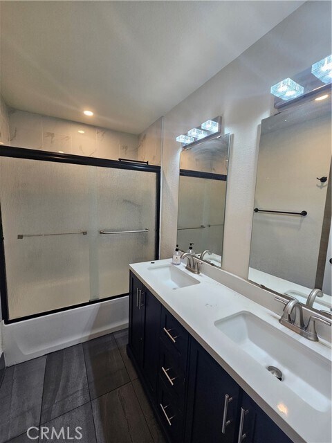 Foto del edificio - 2316 Greenwich Dr