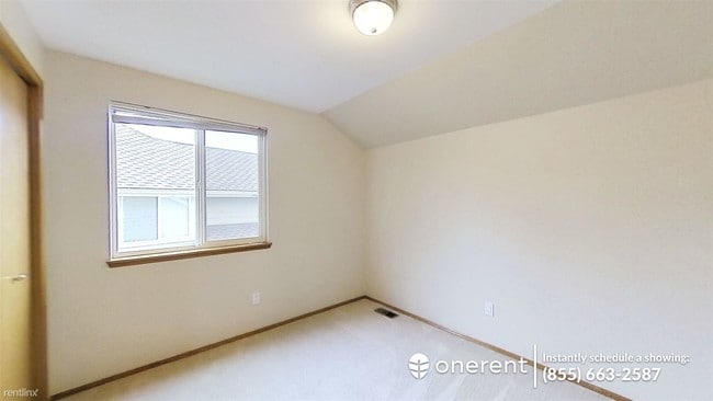 Building Photo - 4 br, 2.5 bath House - 18607 104th Pl -