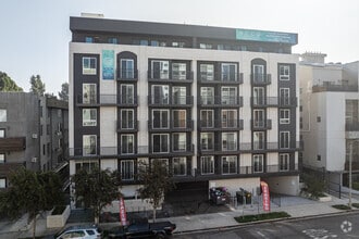 Building Photo - 7050 Hawthorn – Coliving + Traditional Units