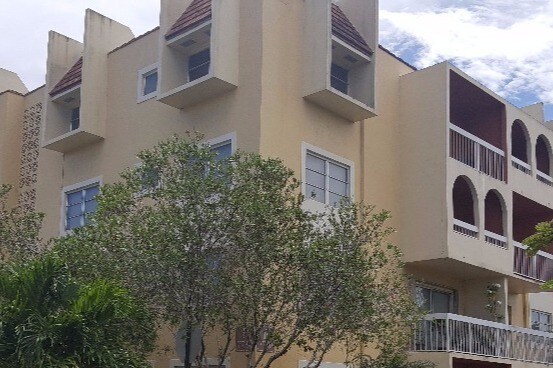 7730 Camino Real Unit F 213 Miami Fl 33143 Condo For Rent In Primary Photo 7730 Camino Real