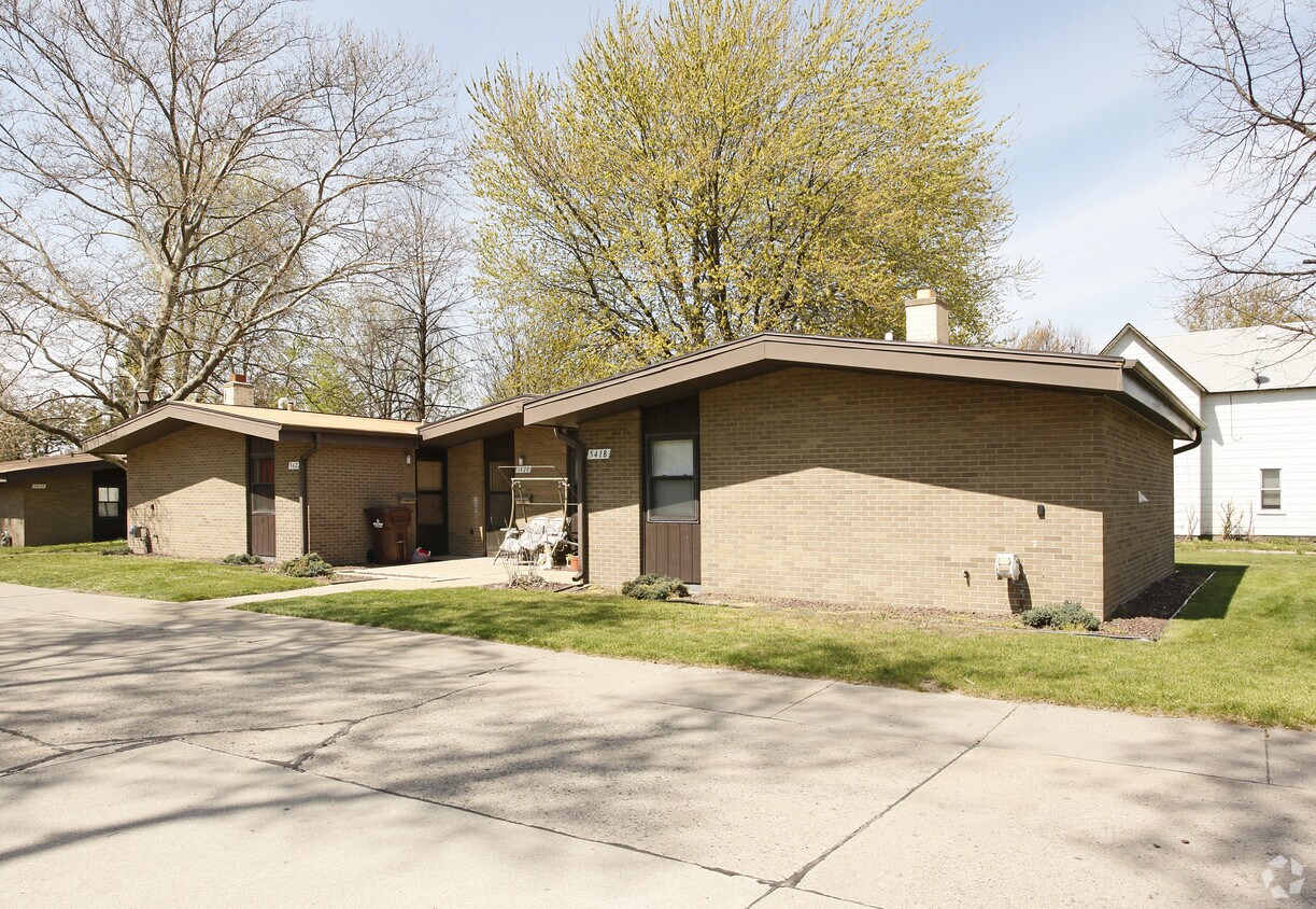 Primary Photo - 5414-5430 S Wayne Rd