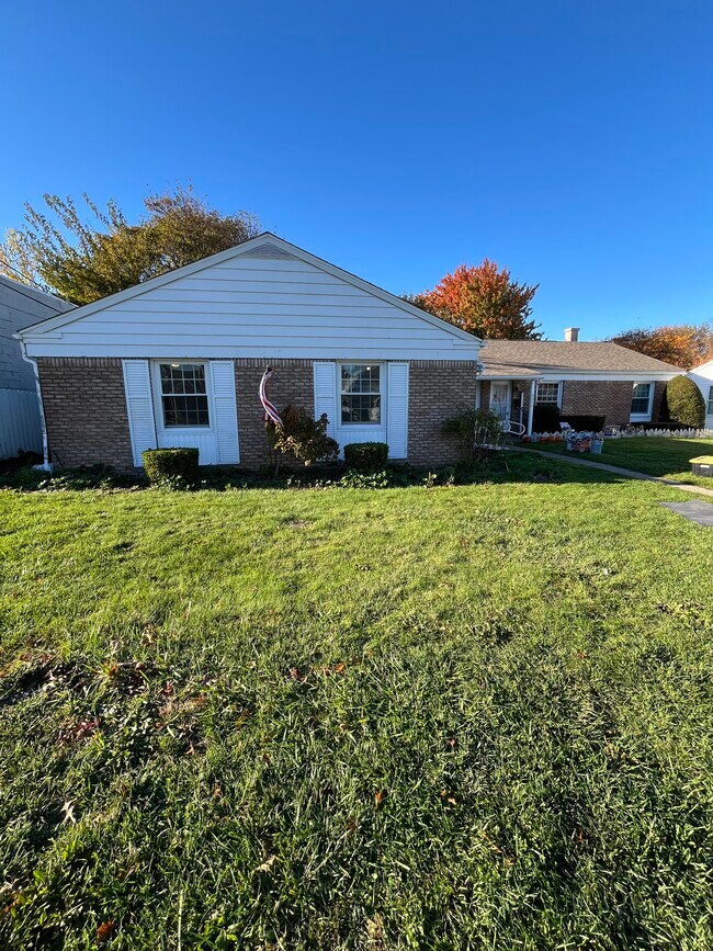 Building Photo - 4052 W Lake Rd Building Photo - 4052 W Lake Rd