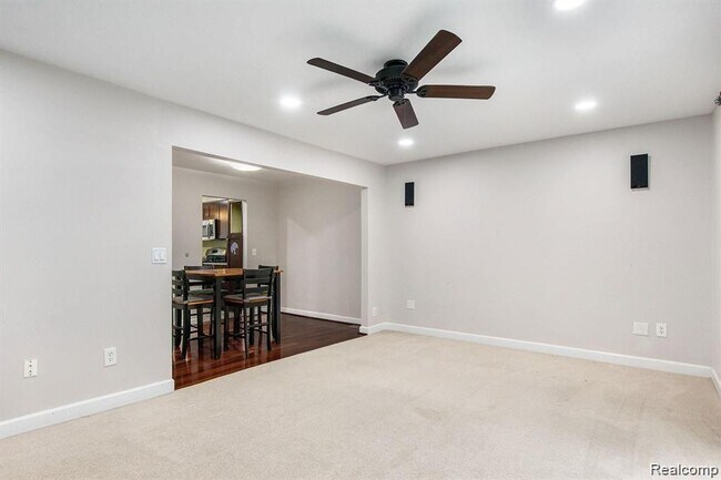 Foto del edificio - 3874 Old Creek Rd