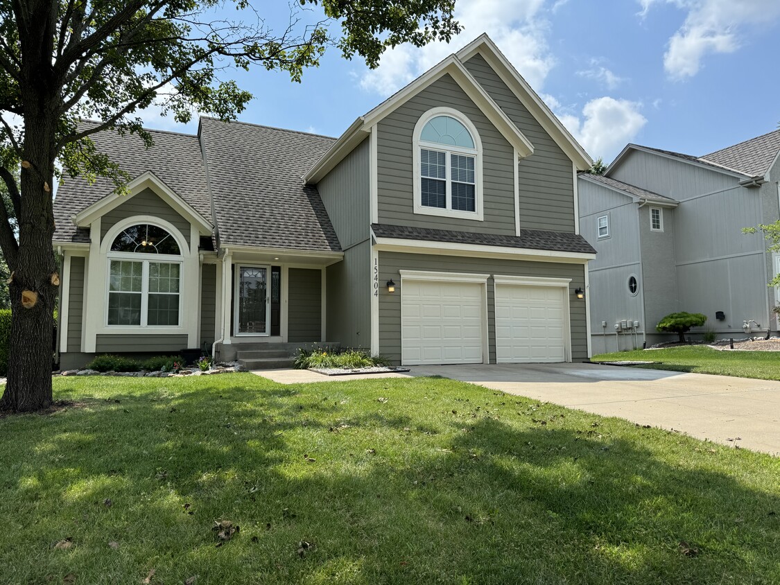 Primary Photo - 15404 Maple St