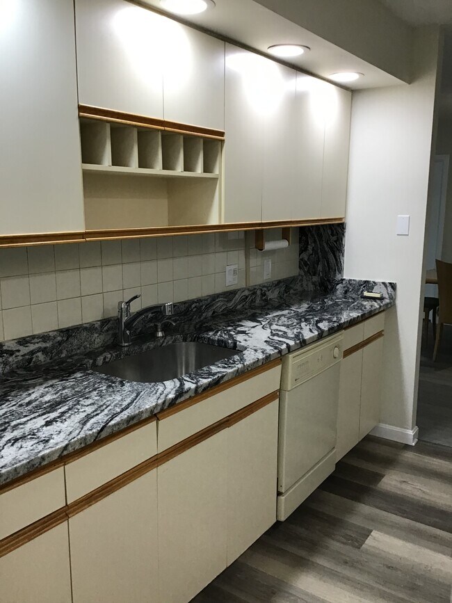 Foto del edificio - 210 Brook Village Rd