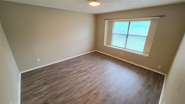 Foto del edificio - 6301 Fairlane Dr