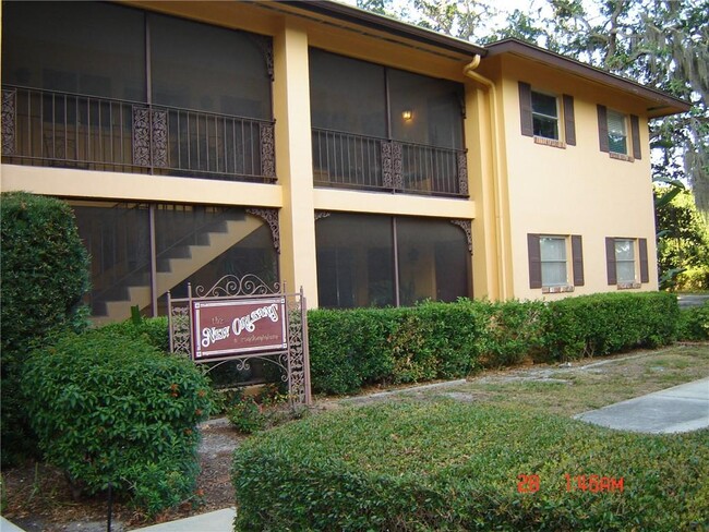 Building Photo - 615 S Palm Ave