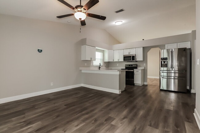 Building Photo - 2117 Intervista Ln