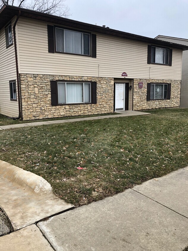 4011 Westover Rd SE, Cedar Rapids, IA 52403 Apartments in Cedar