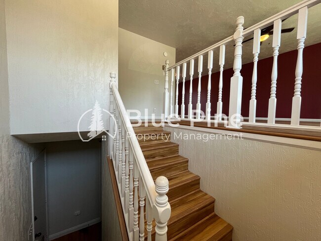 Foto del edificio - 395 Hemlock Cir