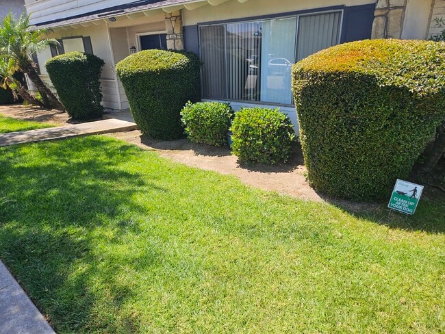 Building Photo - 141 Greentree Ln