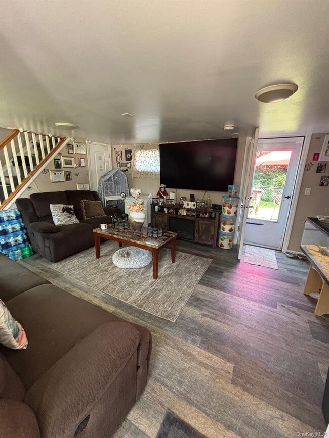 Building Photo - 16 Bellport St
