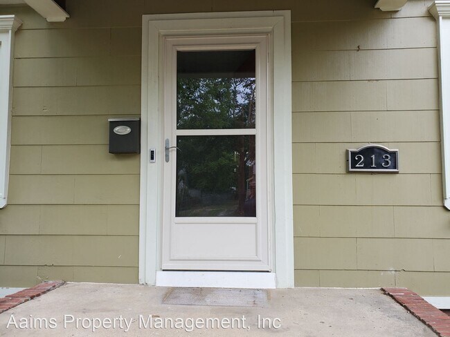 Building Photo - 3 br, 1 bath House - 213 Brainerd Avenue