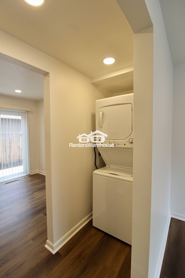 Building Photo - 85 S 18th Ave