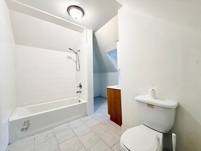 Foto del edificio - 604 Westford St