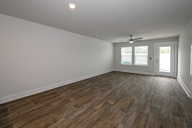 Foto del edificio - 111 S Grassland Rd