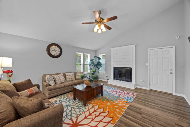 Foto del edificio - 2414 Educational Dr