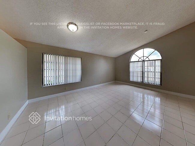 Building Photo - 4036 NW 5th Dr