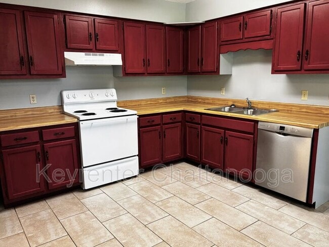 Foto del edificio - 5378 Matthews Dr