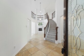 Building Photo - 26422 Creston Woods Dr