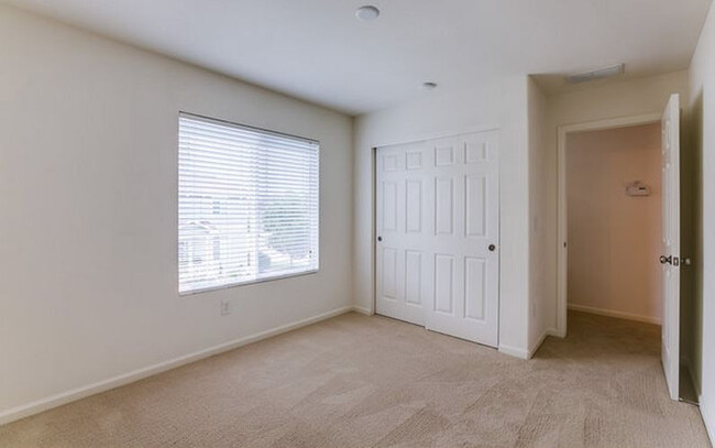 Building Photo - 4115 Ravenna Pl