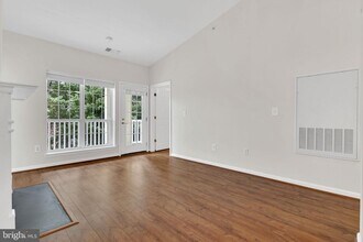 Building Photo - 4560 Strutfield Ln