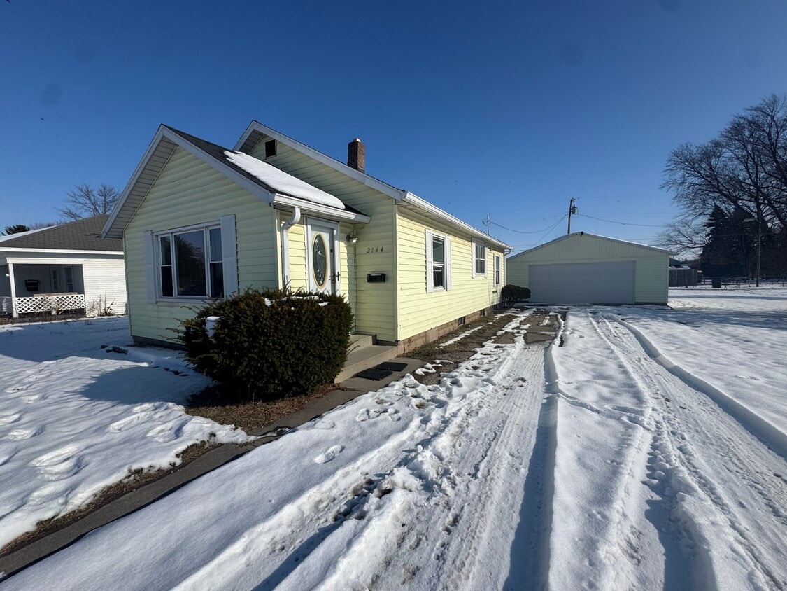 Foto principal - 2144 N Webster St