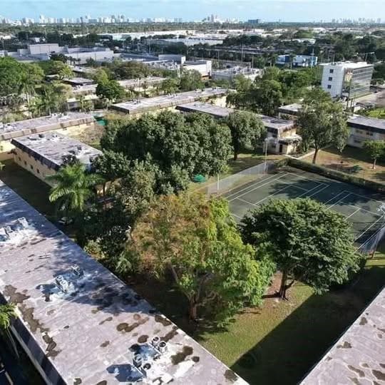 Foto principal - 5168 NE 6th Ave
