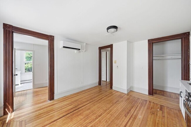 Foto del edificio - 245 Clinton St