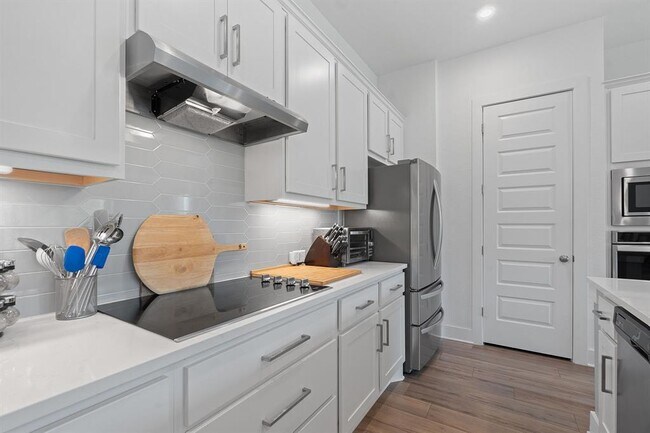 Foto del edificio - 16913 Adoro Dr