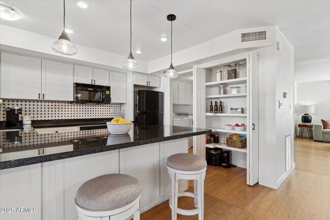 Foto del edificio - 5020 N Granite Reef Rd