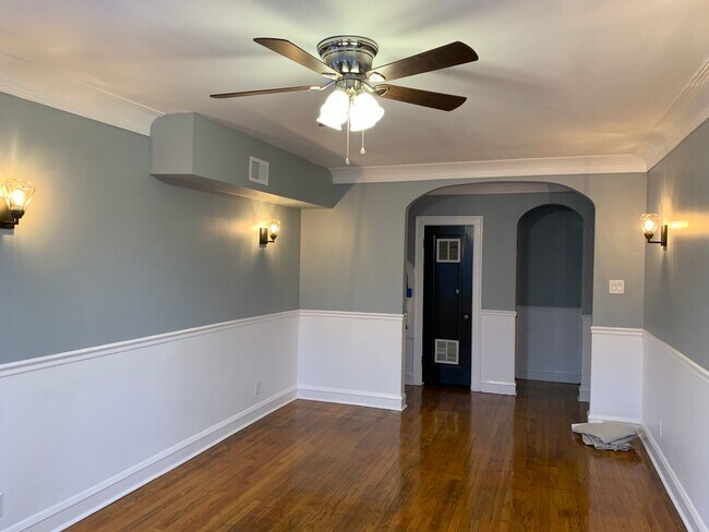 Living Room - 2601 W 55th St