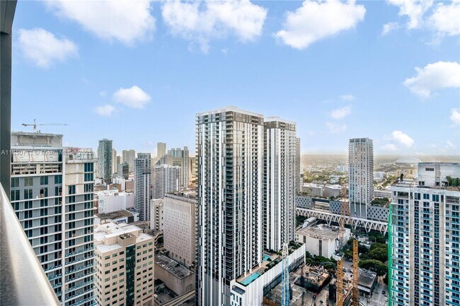 Foto del edificio - 601 NE 1st Ave