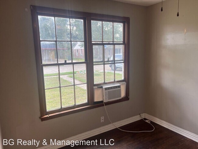Building Photo - 3 br, 1 bath House - 2147 Evelyn Street
