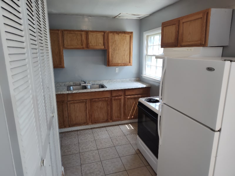 Primary Photo - 14 N Ritchie Ave