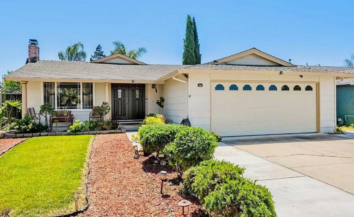 Primary Photo - SAN JOSE - Single level 3 bedroom 2 bath home