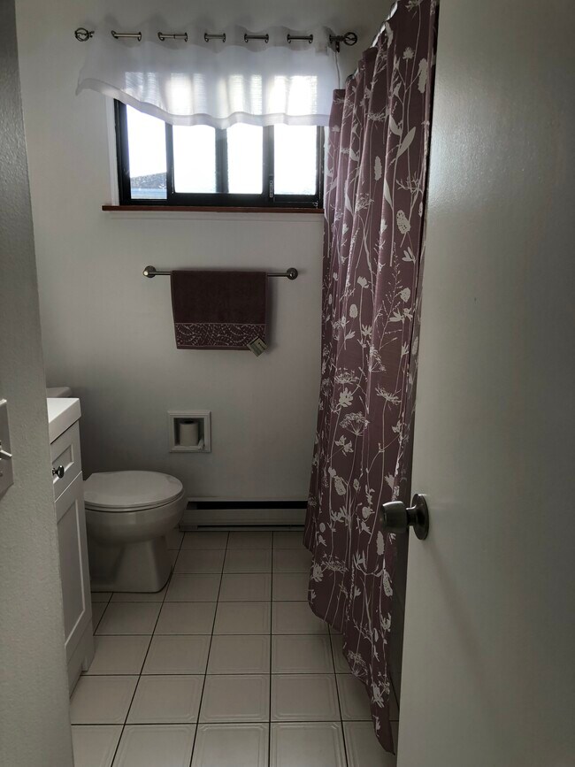 One bathroom - 47 Cloverleaf Ave