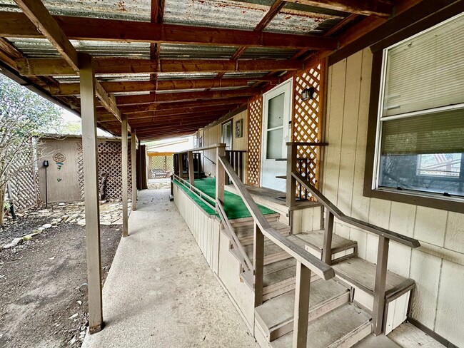 Building Photo - 2/2 Mobile Home