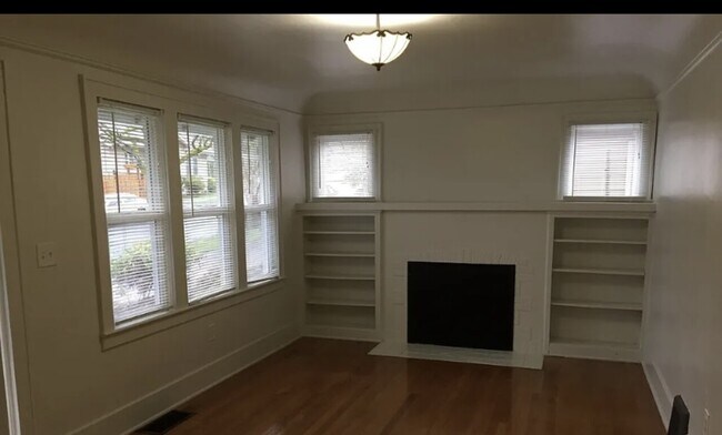 Foto del edificio - 2145 Cottage St SE