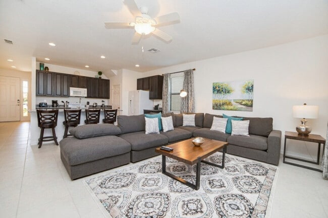 Building Photo - 2305 Providence Blvd