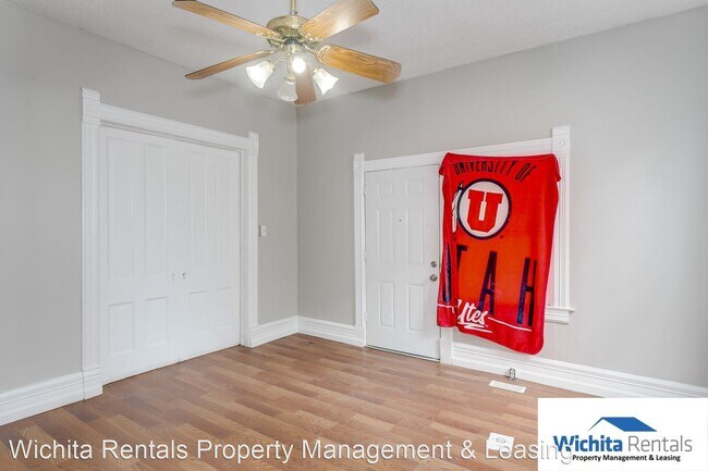 Building Photo - 2 br, 1 bath House - 917 S. Topeka Ave #1