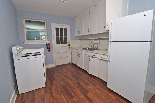 Foto del edificio - Cozy 2-Bedroom Duplex in Southeast Columbia – Brandon Acres!