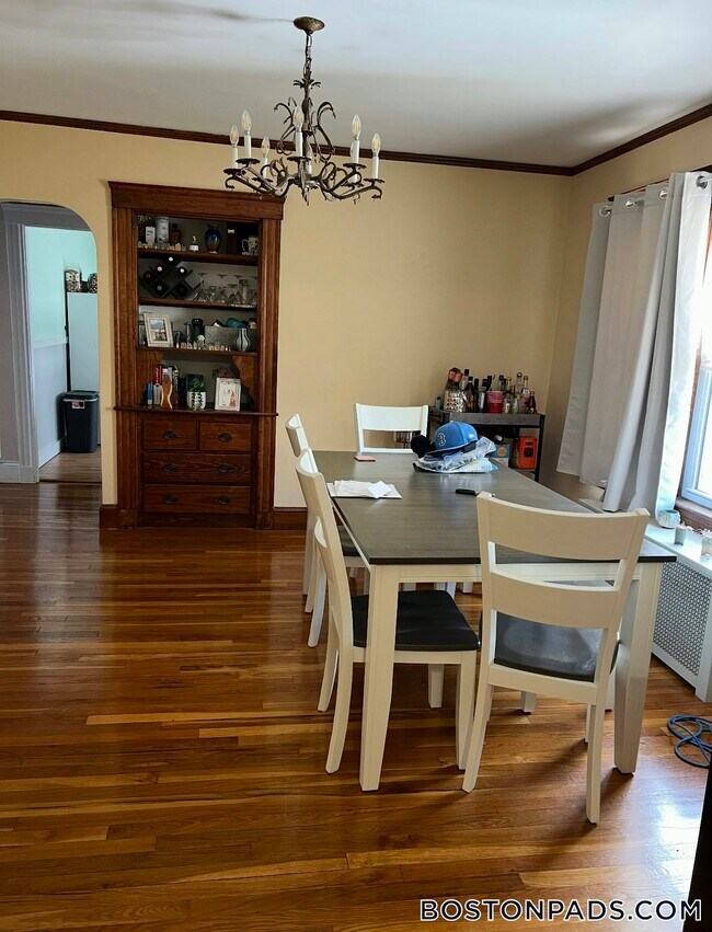 Foto del edificio - 81 Cresthill Rd